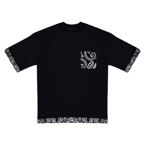 Playera Oversize negra con detalles estilo bandana y bolsillo frontal